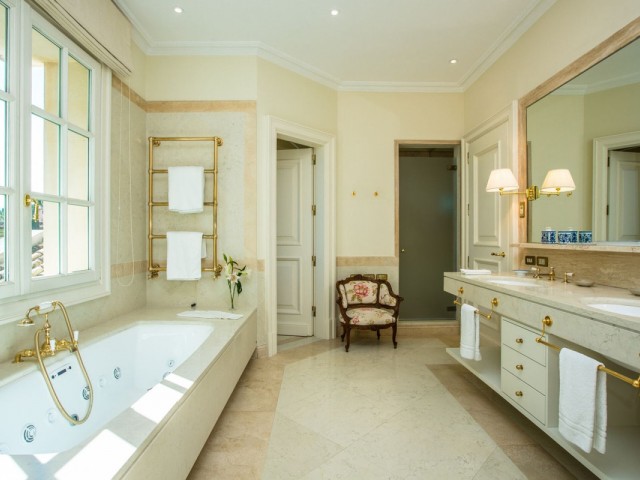 7 Sovrums Villa i Los Monteros