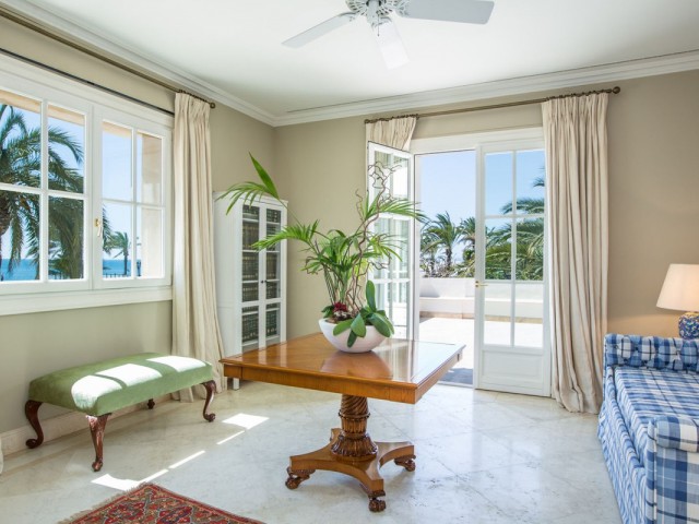 7 Sovrums Villa i Los Monteros