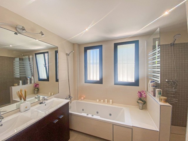 Appartement avec 3 Chambres  à Selwo