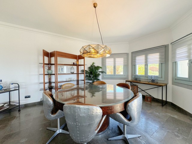 5 Soveroms Villa i Sotogrande