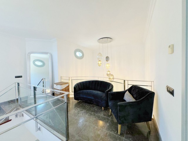 5 Soveroms Villa i Sotogrande
