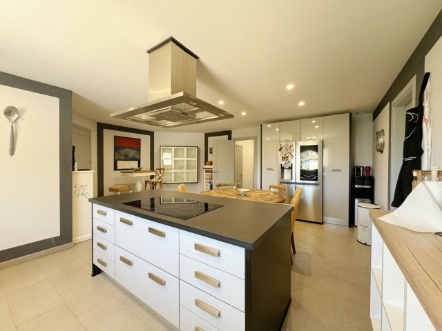 5 Soveroms Villa i Sotogrande
