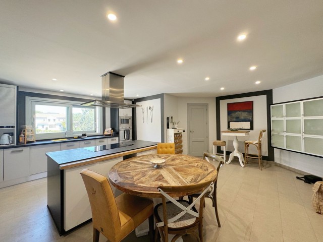 5 Soveroms Villa i Sotogrande