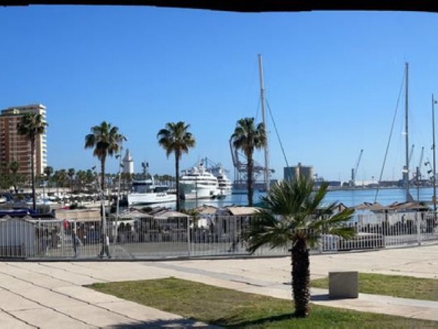 4 Bedrooms Apartment in Malagueta