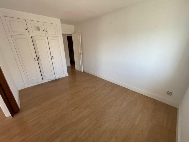 4 Bedrooms Apartment in Malagueta