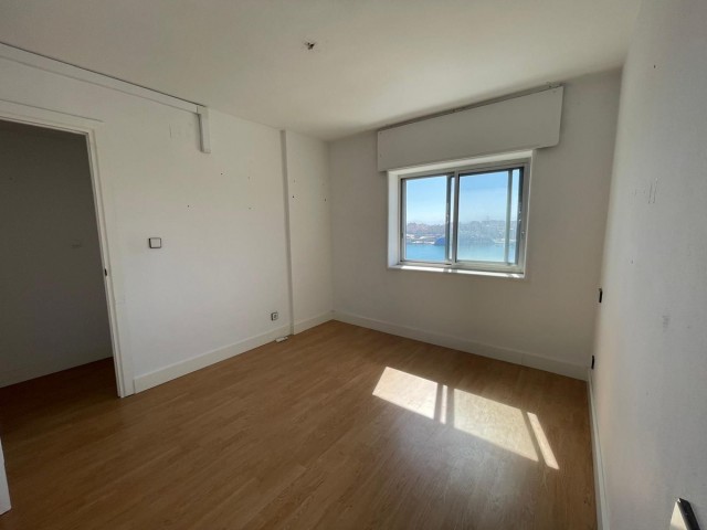 4 Bedrooms Apartment in Malagueta