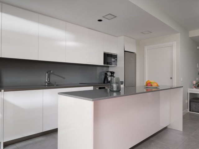 Apartamento con 3 Dormitorios  en La Cala de Mijas