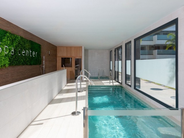 Apartamento con 3 Dormitorios  en La Cala de Mijas