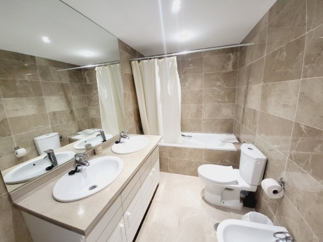 Apartamento con 3 Dormitorios  en Miraflores