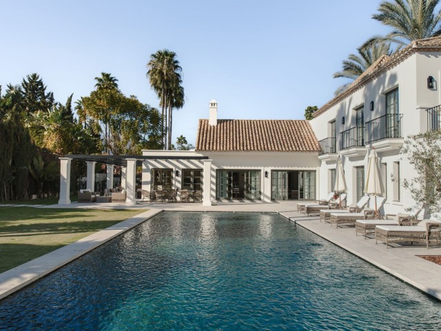 6 Schlafzimmer Villa in Nueva Andalucía