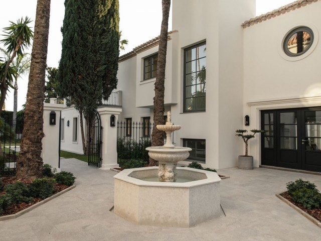 6 Schlafzimmer Villa in Nueva Andalucía