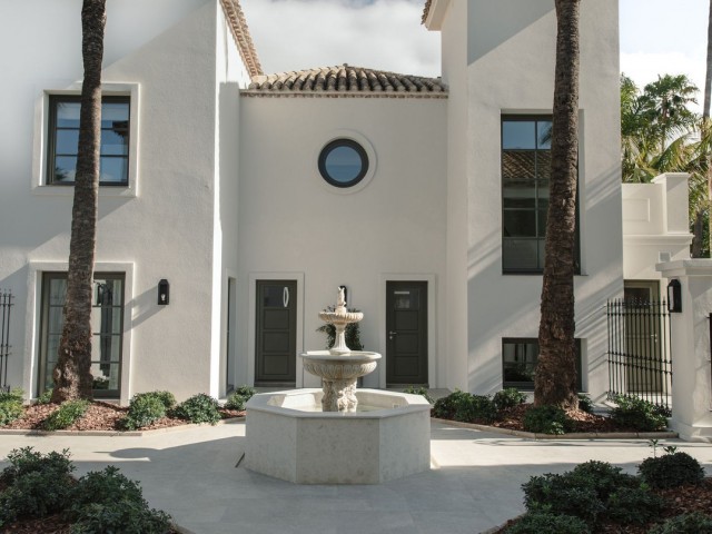 6 Schlafzimmer Villa in Nueva Andalucía