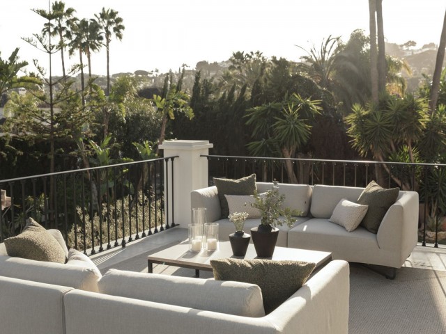 6 Schlafzimmer Villa in Nueva Andalucía