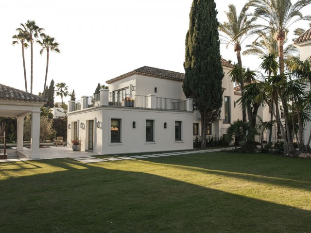 6 Schlafzimmer Villa in Nueva Andalucía