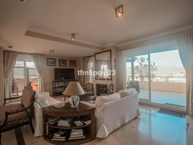 4 Bedrooms Apartment in San Roque Club