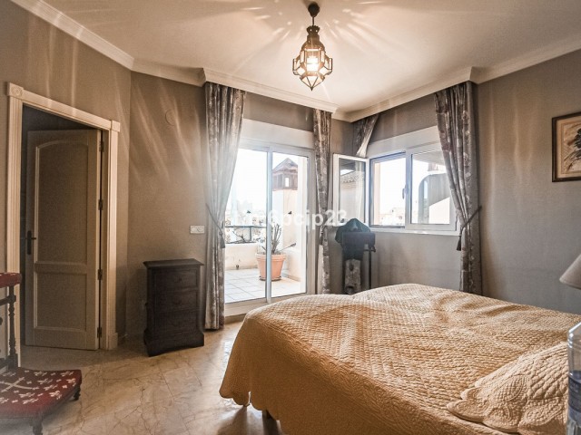 4 Bedrooms Apartment in San Roque Club