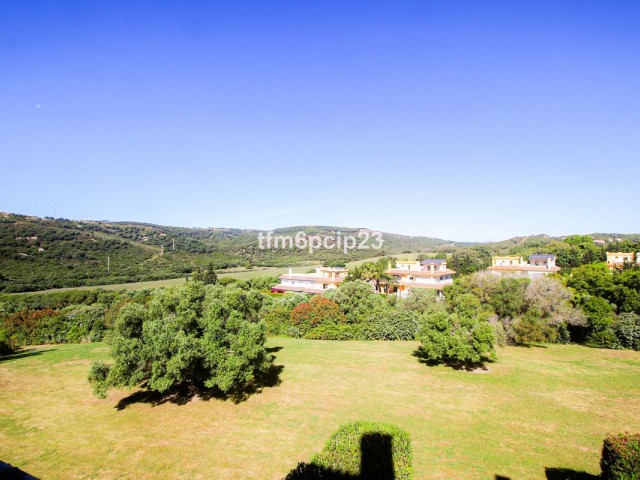 4 Bedrooms Apartment in San Roque Club