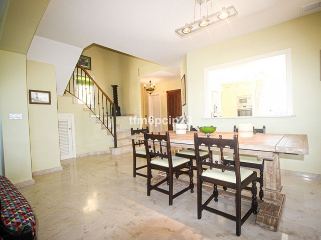 4 Bedrooms Apartment in San Roque Club