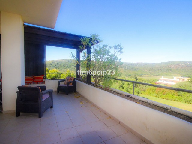 4 Bedrooms Apartment in San Roque Club