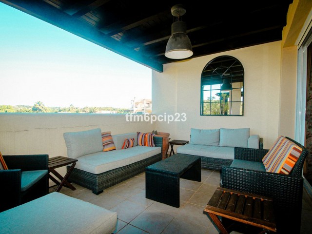 4 Bedrooms Apartment in San Roque Club