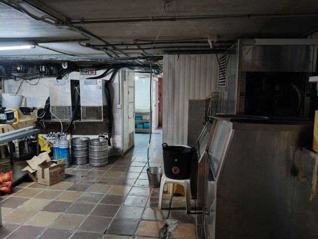 Kommerziell in La Carihuela