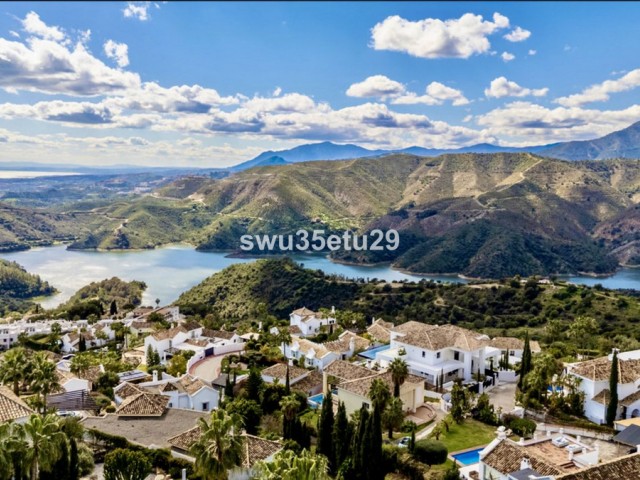 Villa con 3 Dormitorios  en Istán