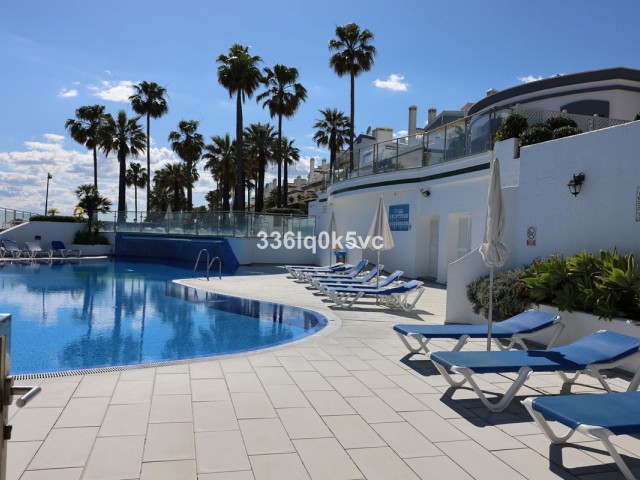 Maison mitoyenne avec 5 Chambres  à Estepona