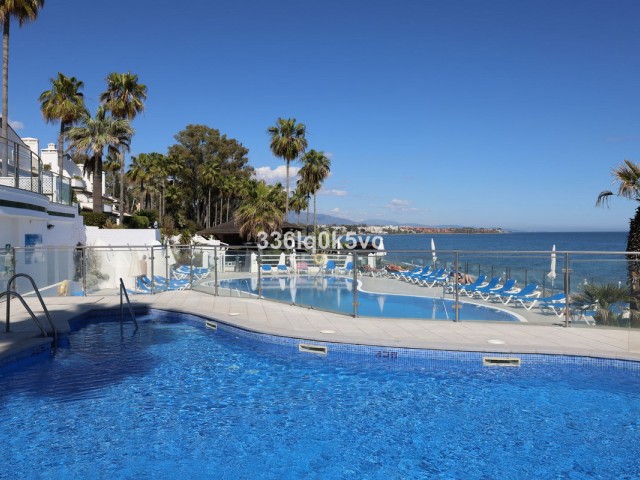 Maison mitoyenne avec 5 Chambres  à Estepona