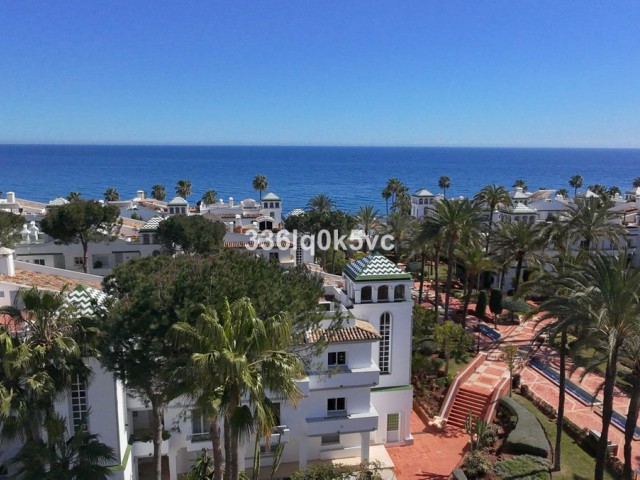 Maison mitoyenne avec 5 Chambres  à Estepona