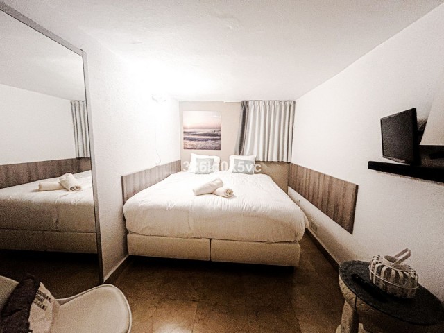 Maison mitoyenne avec 5 Chambres  à Estepona