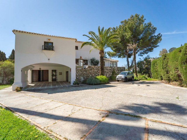 Villa con 4 Dormitorios  en Mijas