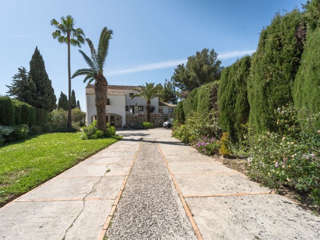 Villa con 4 Dormitorios  en Mijas