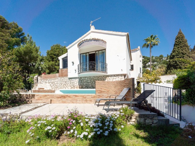 Villa con 4 Dormitorios  en Mijas