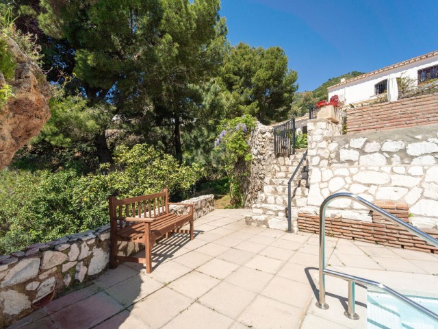 Villa con 4 Dormitorios  en Mijas