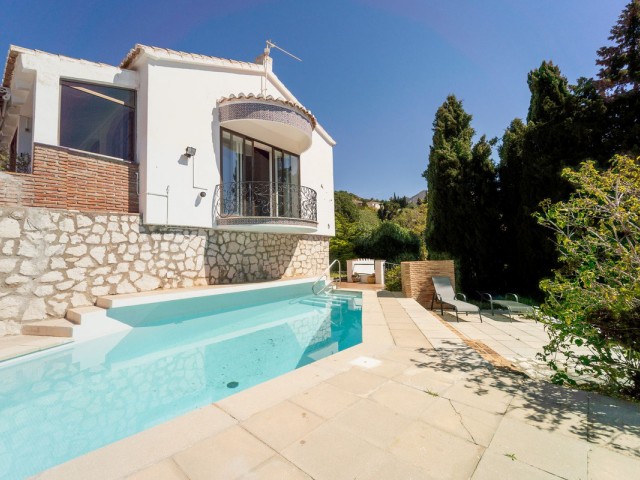 Villa con 4 Dormitorios  en Mijas
