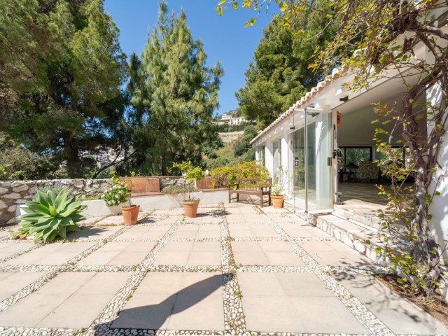 Villa con 4 Dormitorios  en Mijas