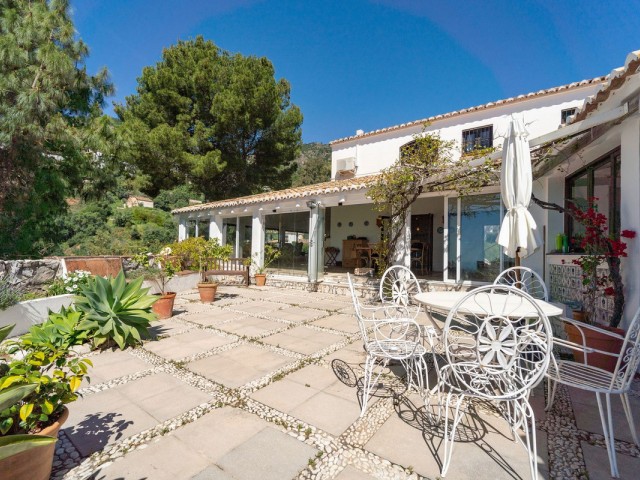 Villa con 4 Dormitorios  en Mijas