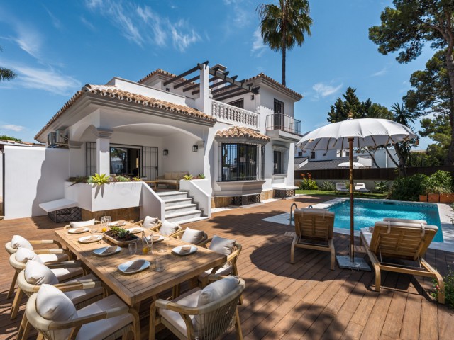 6 Schlafzimmer Villa in Nueva Andalucía