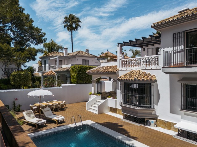 6 Schlafzimmer Villa in Nueva Andalucía