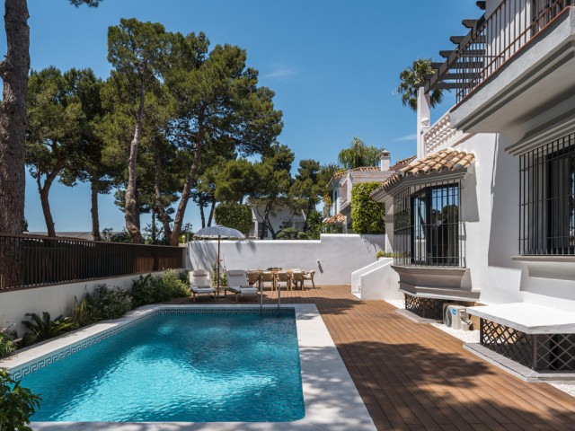 6 Schlafzimmer Villa in Nueva Andalucía
