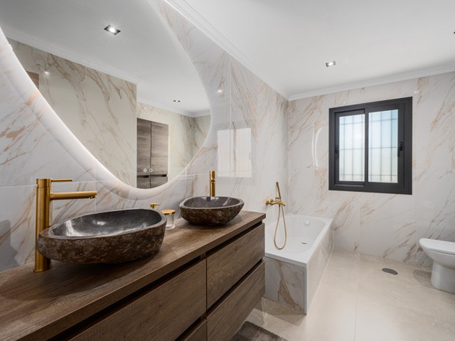 6 Slaapkamer Villa in Nueva Andalucía