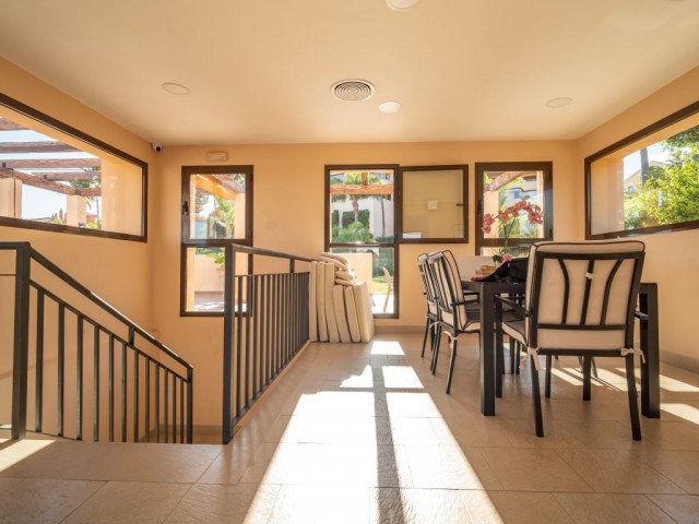 2 Bedrooms Apartment in Benahavís