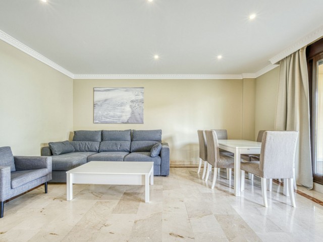 2 Bedrooms Apartment in Benahavís