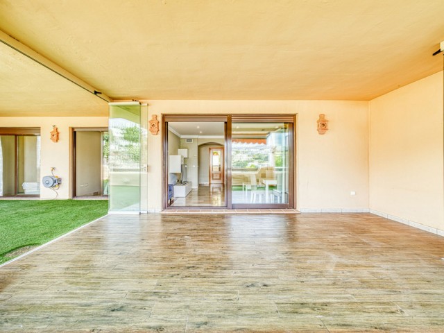 2 Bedrooms Apartment in Benahavís