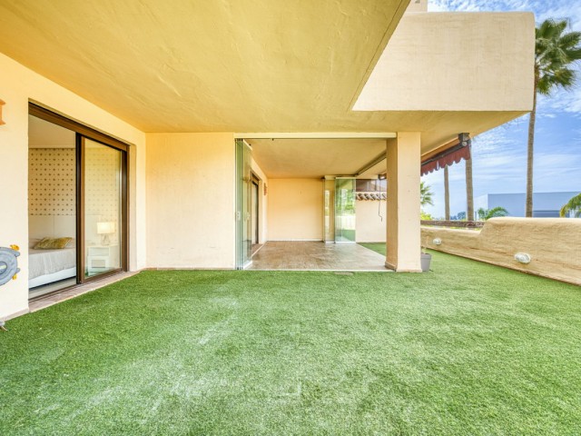 2 Bedrooms Apartment in Benahavís