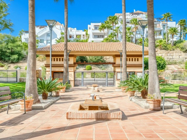 2 Bedrooms Apartment in Benahavís