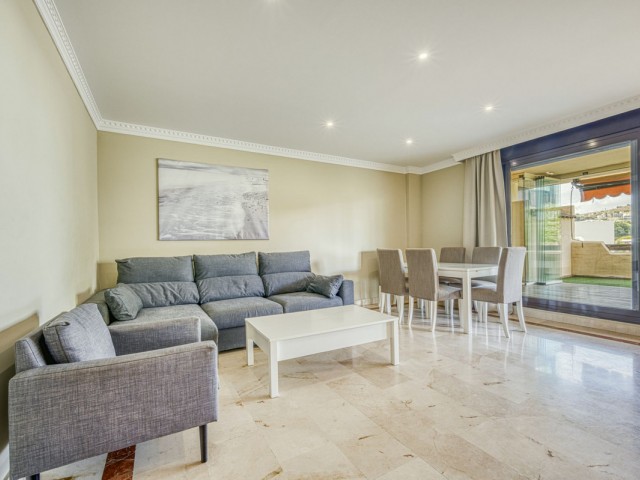 2 Bedrooms Apartment in Benahavís