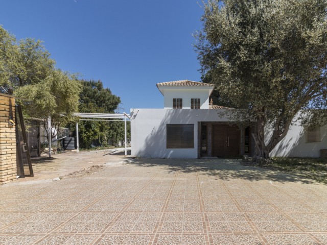 Villa con 9 Dormitorios  en Marbella