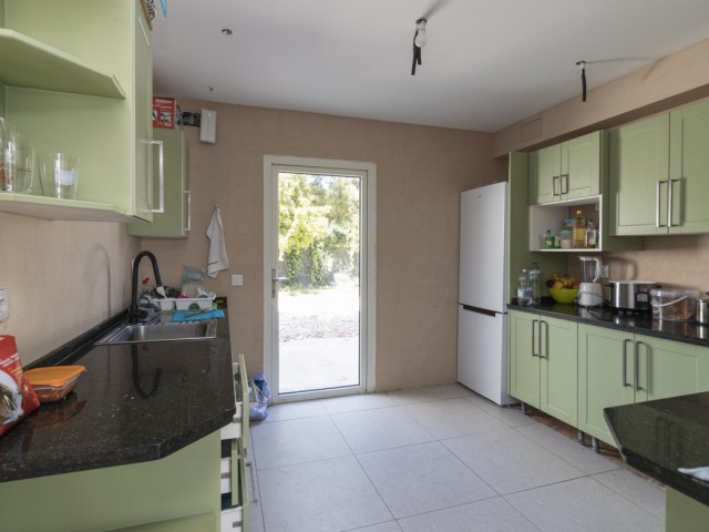 Villa con 9 Dormitorios  en Marbella