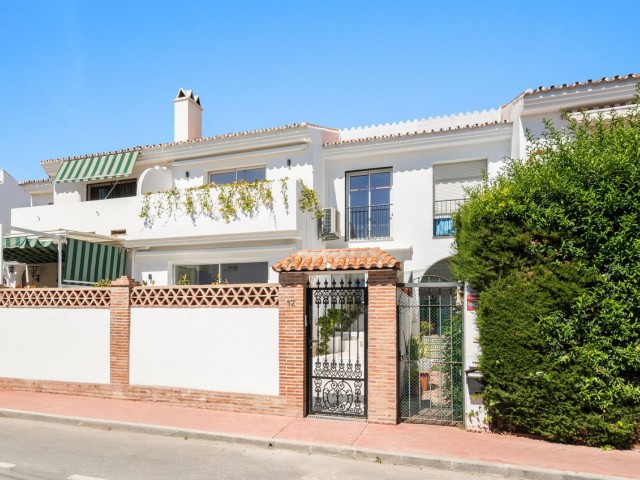 4 Schlafzimmer Reihenhaus in San Pedro de Alcántara